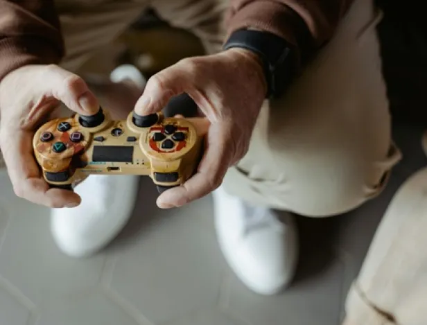 deviens-le-maitre-du-jeu-pourquoi-te-former-a-la-creation-de-jeux-video-en-2026